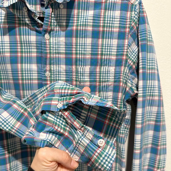 J. Crew Classic Cotton Button Down Size Small - Picture 4 of 9